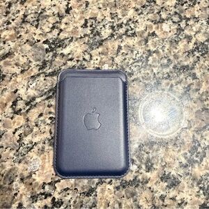 Apple | MagSafe Navy Leather Wallet, Card Sleeve